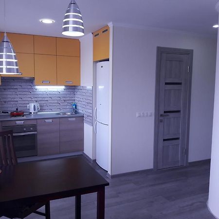 Apartmens Near Metalist Lejlighed Kharkiv Eksteriør billede
